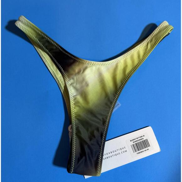 White Fox Boutique Evergreen Bikini - Tuscany Top (S) + Belmont Bottoms (XS) NEW - Picture 5 of 9